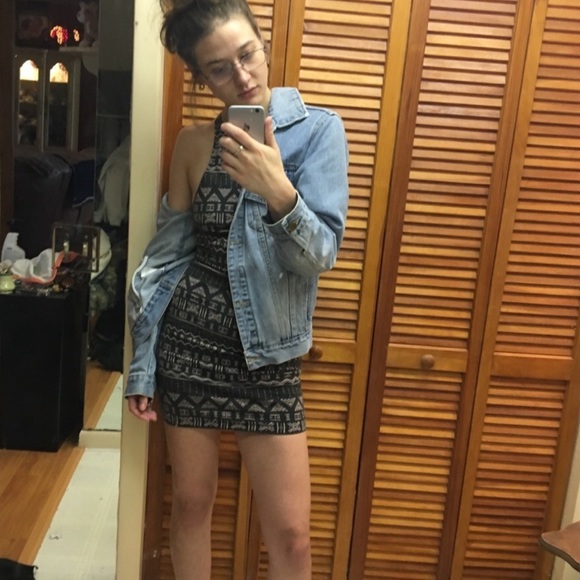 Meet your Posher, Caitlin - Picture 10 of 11